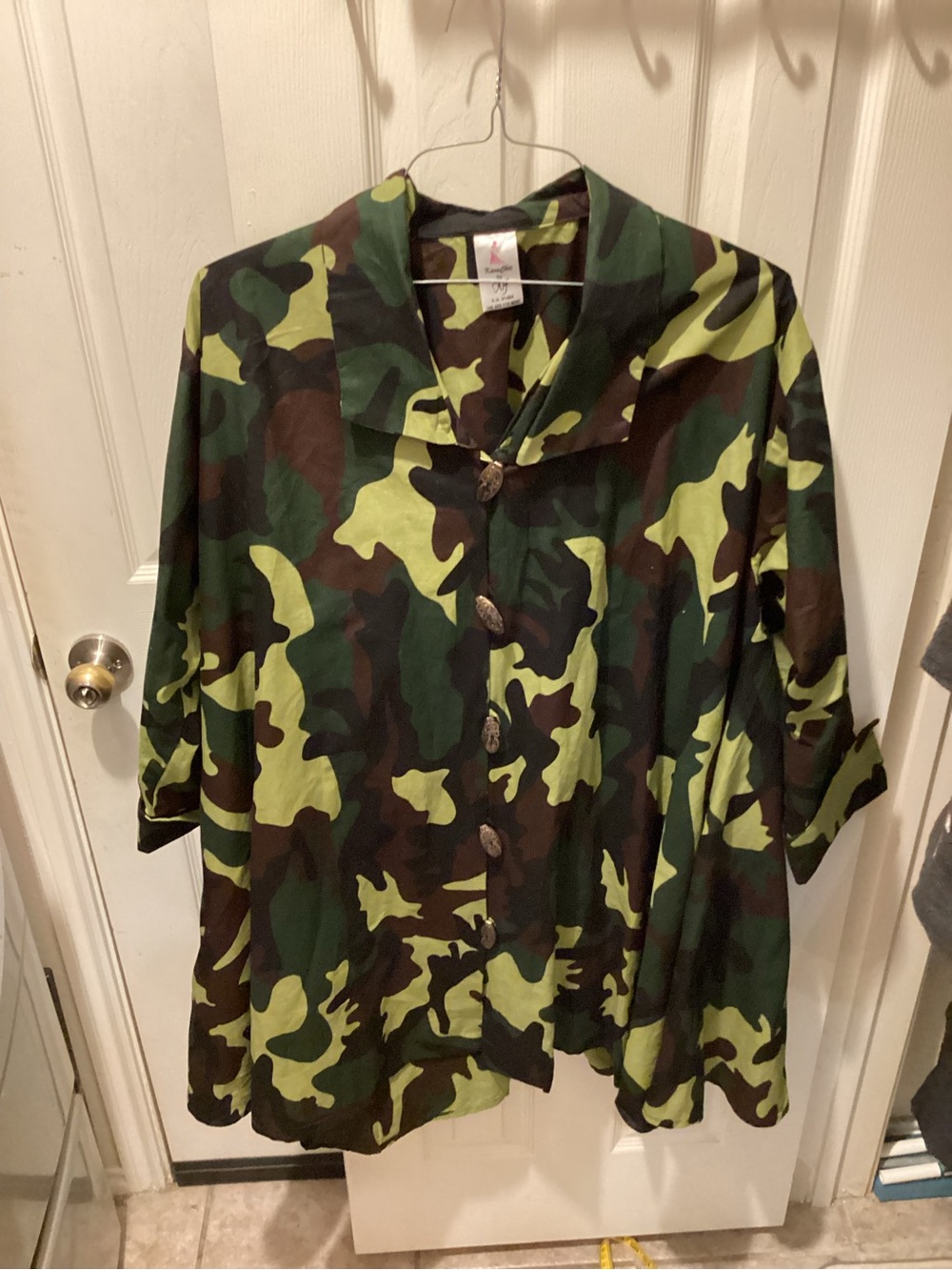 Camouflage Button-Front Blouse - Green Camo